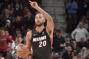 能打球还能打好!李凯尔手撕旧主3中3拿7分3板3助2断 正负值+24