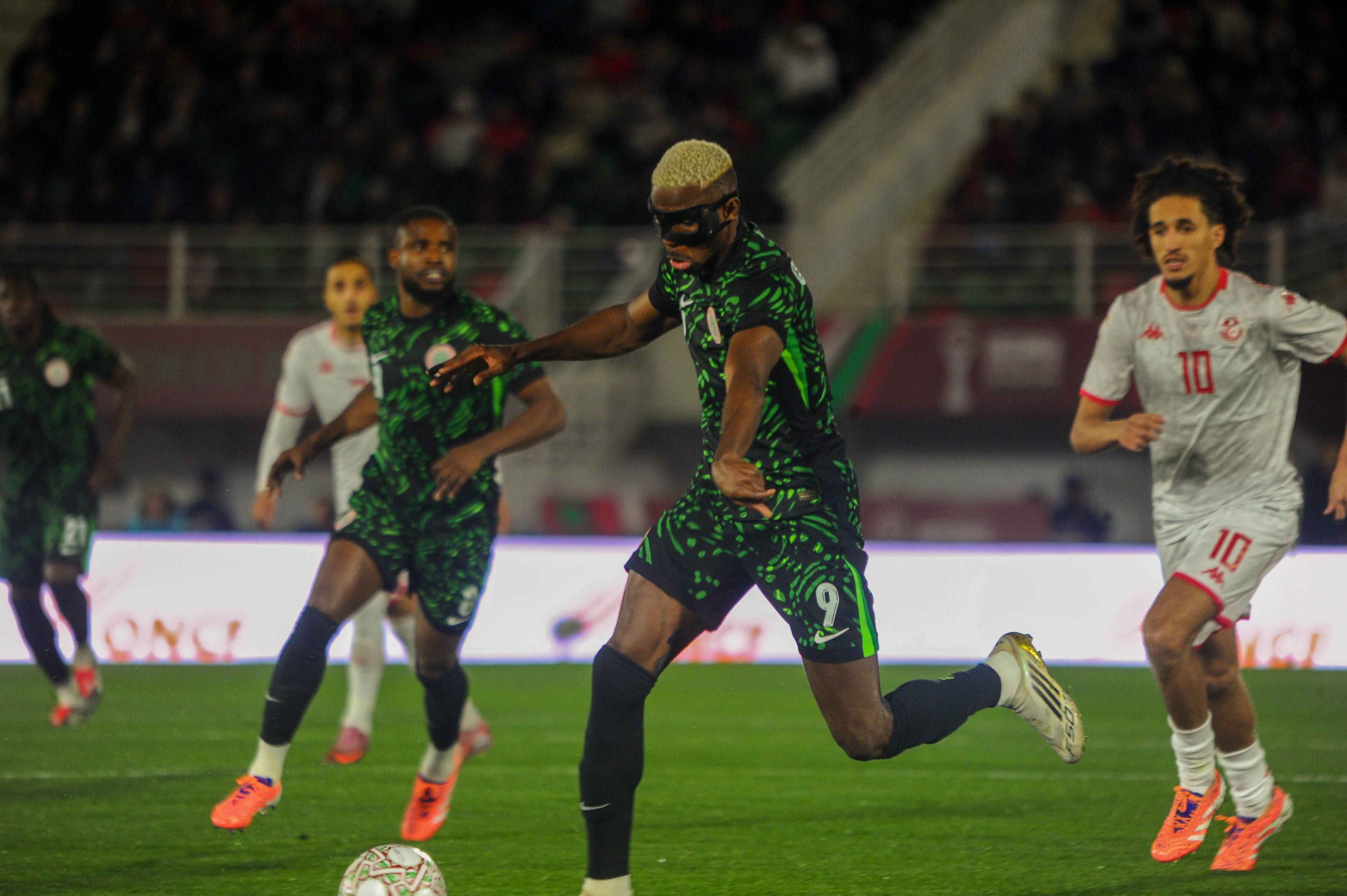 华体会中国官网-非洲杯参与进球榜：卢克曼压奥斯梅恩居首 迪亚斯、萨拉赫并列第3