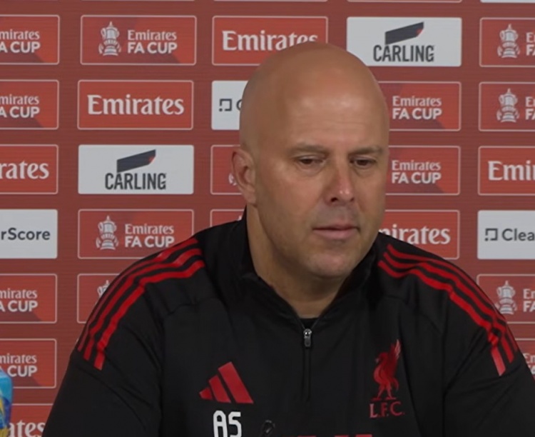 华体会官方平台-斯洛特：不太确定输球是否态度问题 大家都知道欧冠资格的重要性